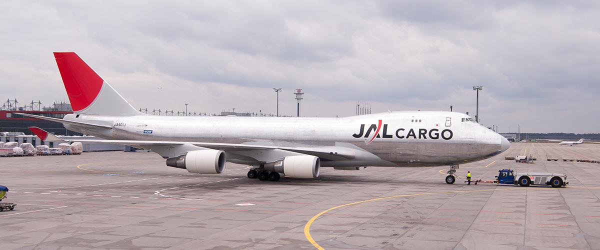 JAL Cargo JA401J