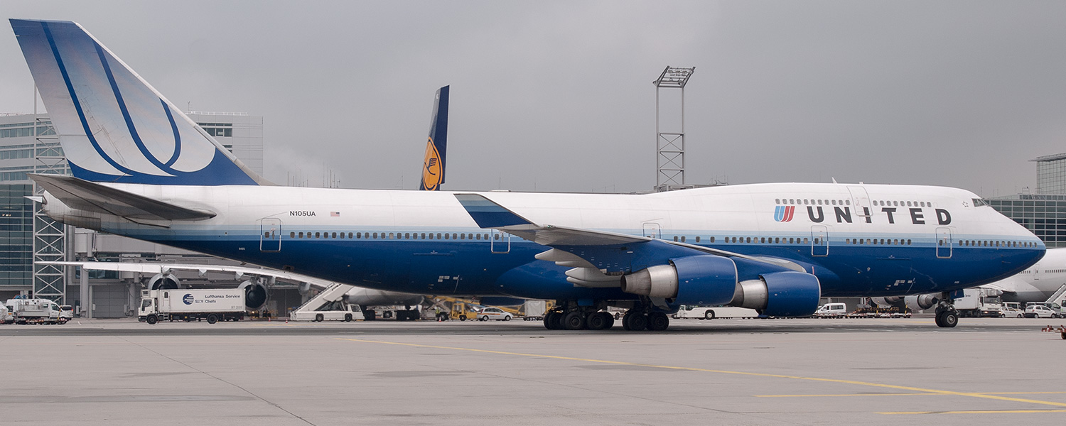 United Airlines N105UA
