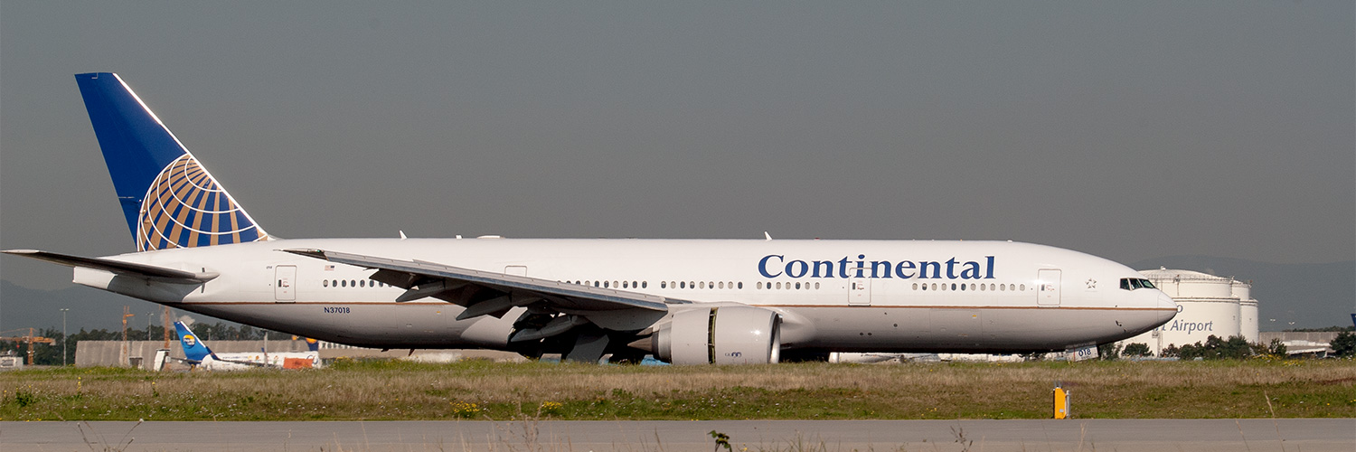 Continental Airlines N37018