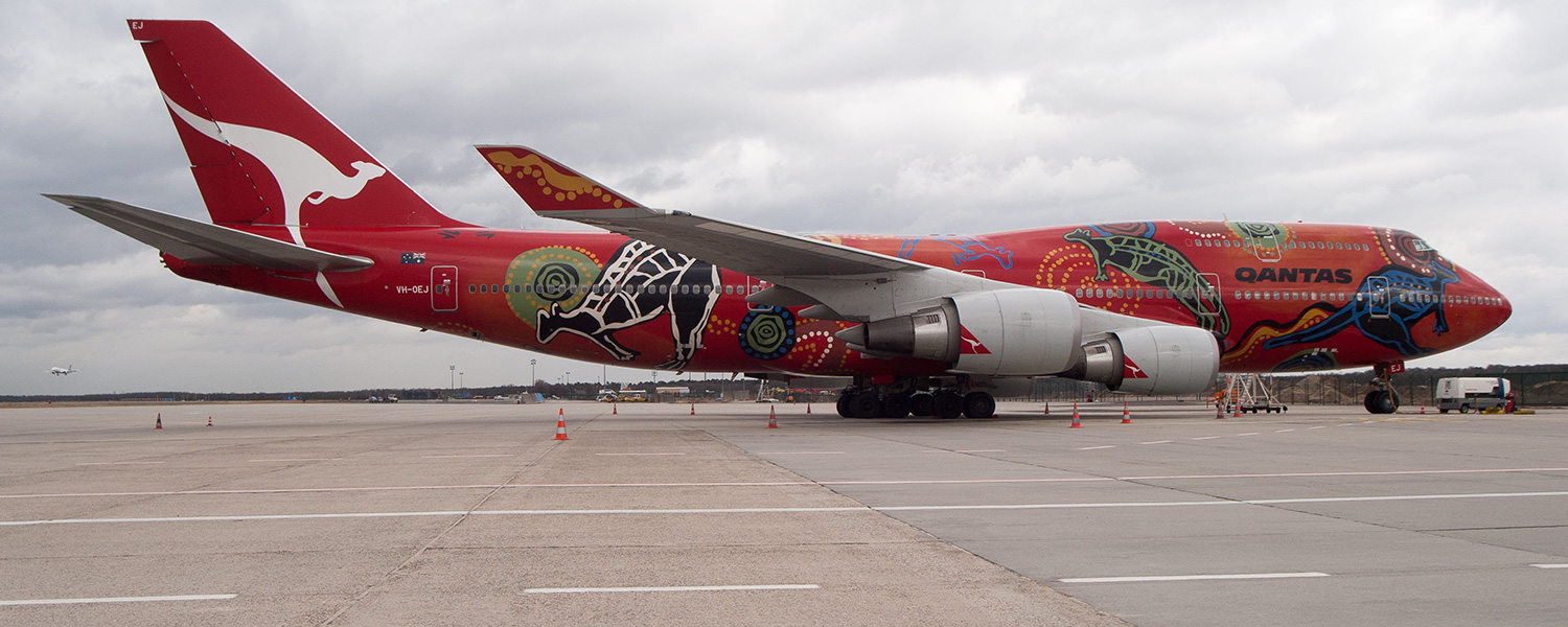 Qantas Airways VH-OEJ