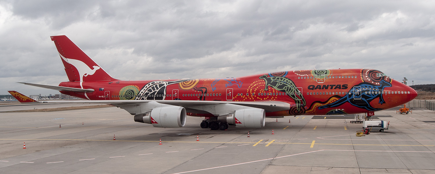 Qantas Airways VH-OEJ