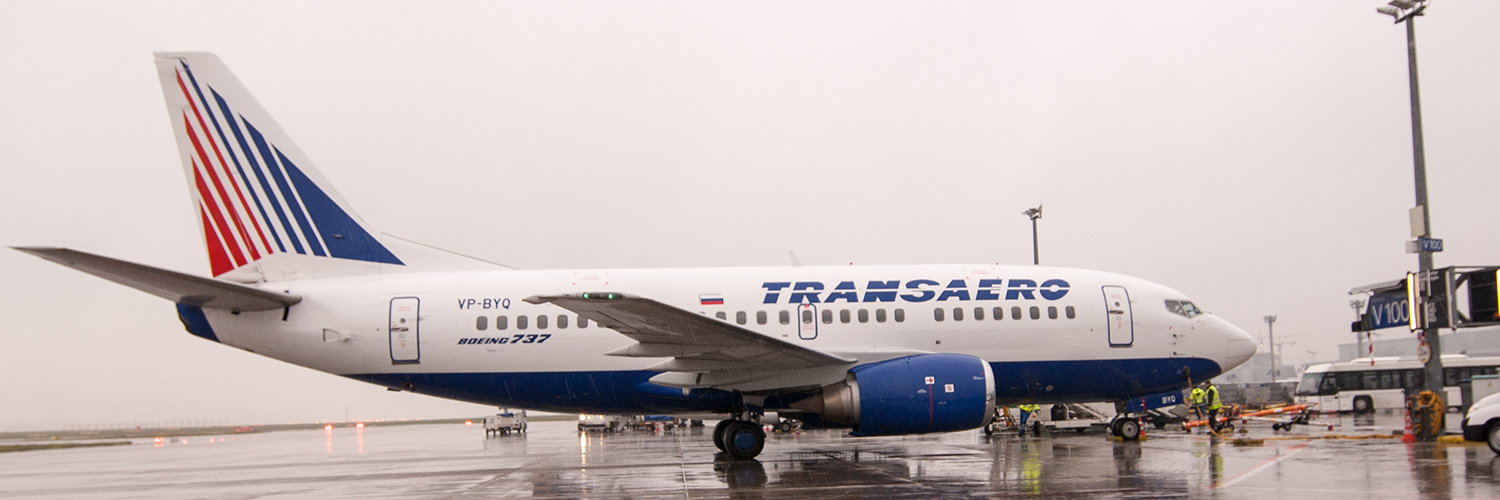 Boeing 737-524 VP-BYQ