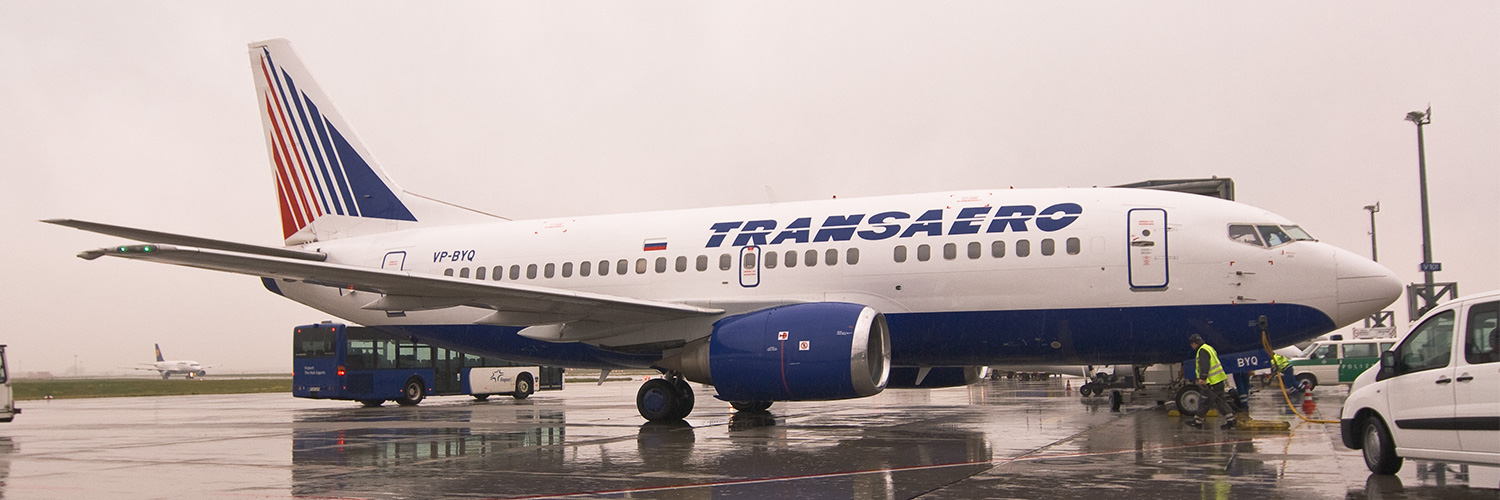 Boeing 737-524 VP-BYQ